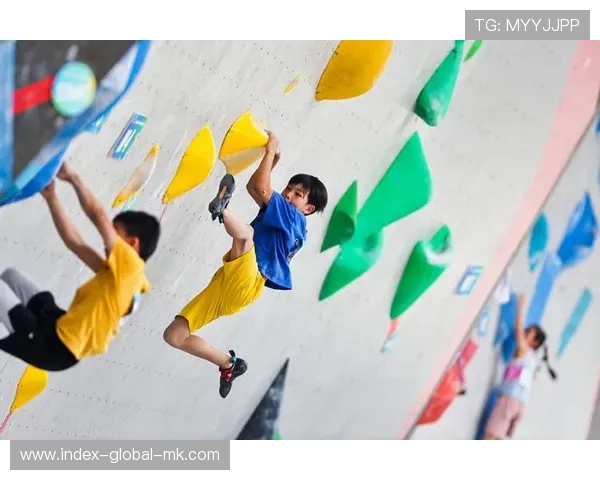 攀岩少年刷新全国纪录