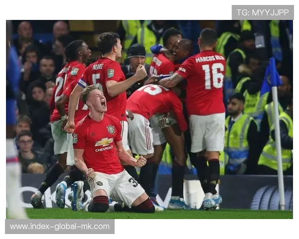 曼联中场实现战术补位